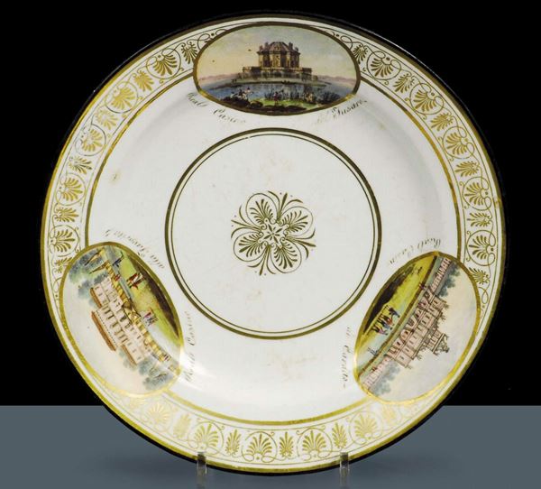 Piatto in porcellana bianca e oro, Francia XIX secolo