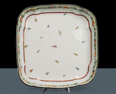 Piatto Quadrato in Porcellana Bianca con Decoro Policromo a Fiori, XIX Secolo