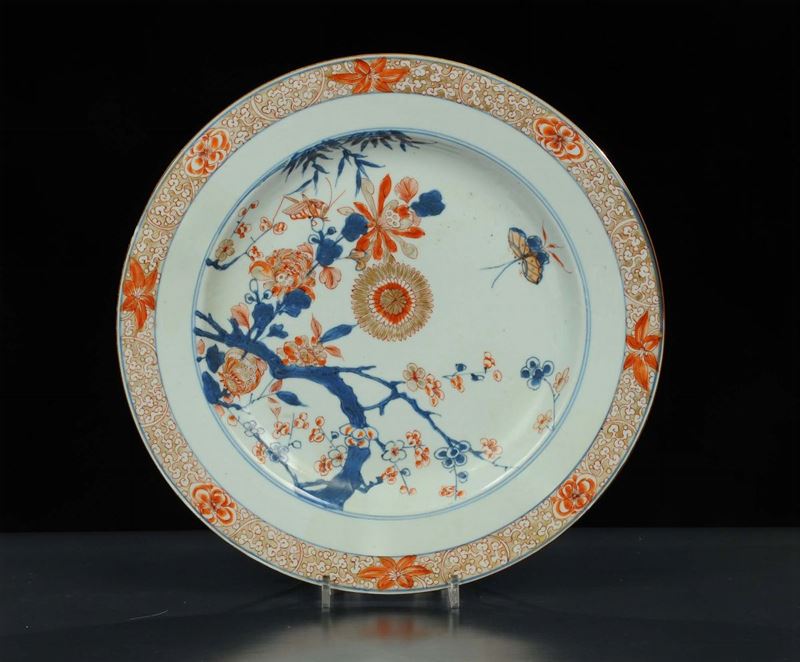 Grande piatto Imari in porcellana, Cina  - Asta Arte Orientale - Cambi Casa d'Aste