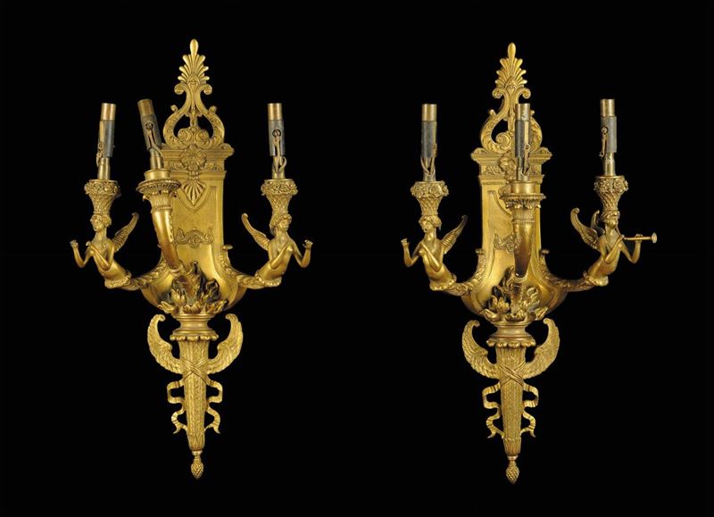 Coppia di appliques in bronzo dorato a tre luci, Francia XIX secolo  - Asta Antiquariato, Argenti e Dipinti Antichi - Cambi Casa d'Aste