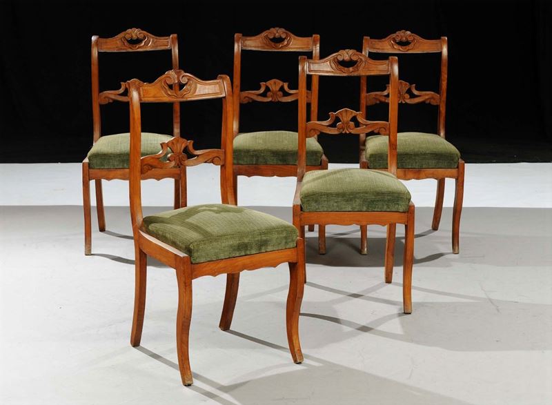 Cinque sedie in noce, XIX secolo  - Auction OnLine Auction 01-2012 - Cambi Casa d'Aste