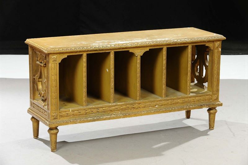 Porta riviste in legno dorato, XX secolo  - Asta Antiquariato, Argenti e Dipinti Antichi - Cambi Casa d'Aste