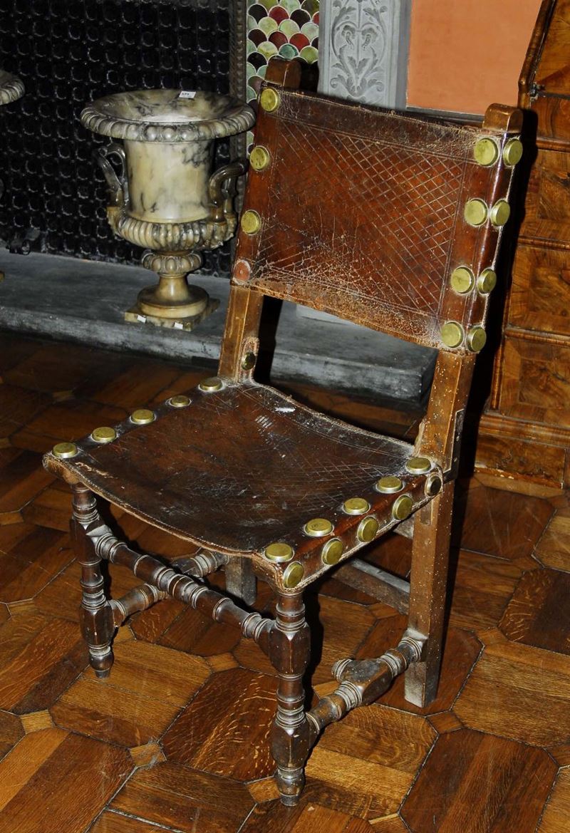 Sei sedie in noce a rocchetto, XVIII secolo  - Asta Antiquariato, Argenti e Dipinti Antichi - Cambi Casa d'Aste