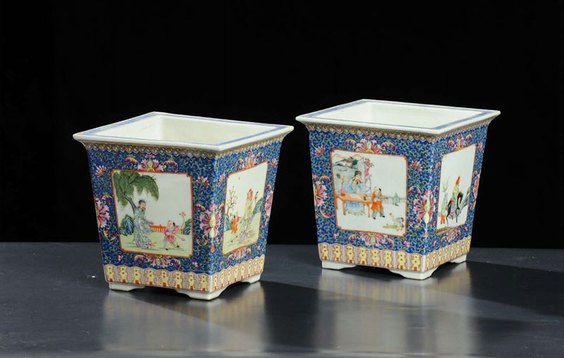 Coppia di fioriere in porcellana, Cina XX secolo  - Auction Oriental Art - Cambi Casa d'Aste