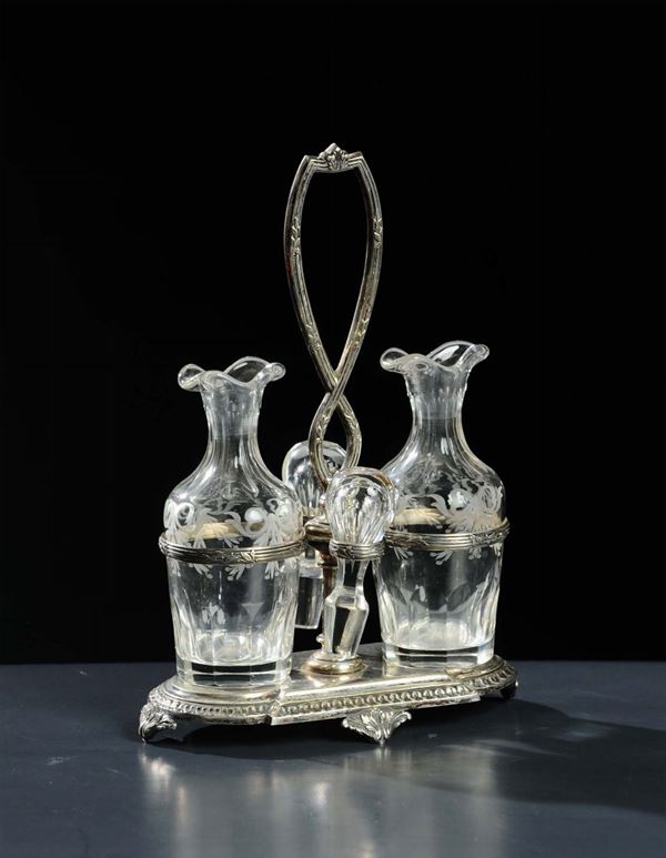 Oliera in argento con ampolle in vetro