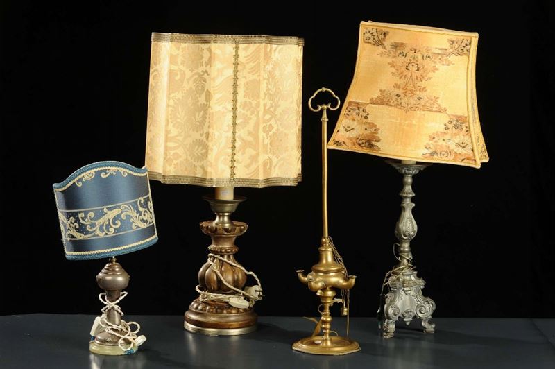 Lotto composto da quattro lumi diversi  - Auction Antiquariato, Argenti e Dipinti Antichi - Cambi Casa d'Aste